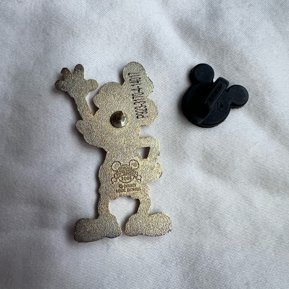 Steamboat Willie Mickey Mouse Enamel Pin - Picture 3 of 3